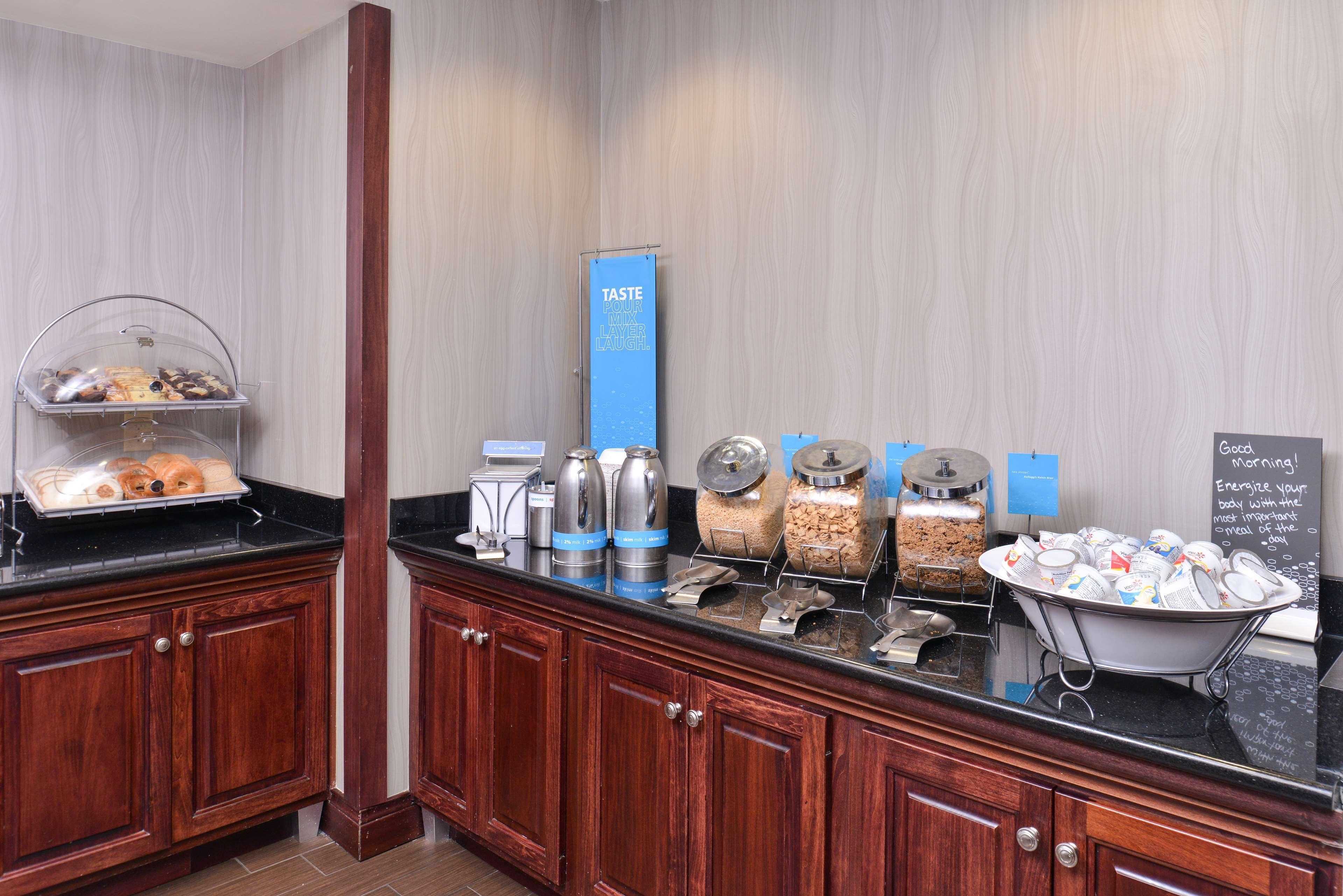 Hampton Inn & Suites Muncie Dış mekan fotoğraf