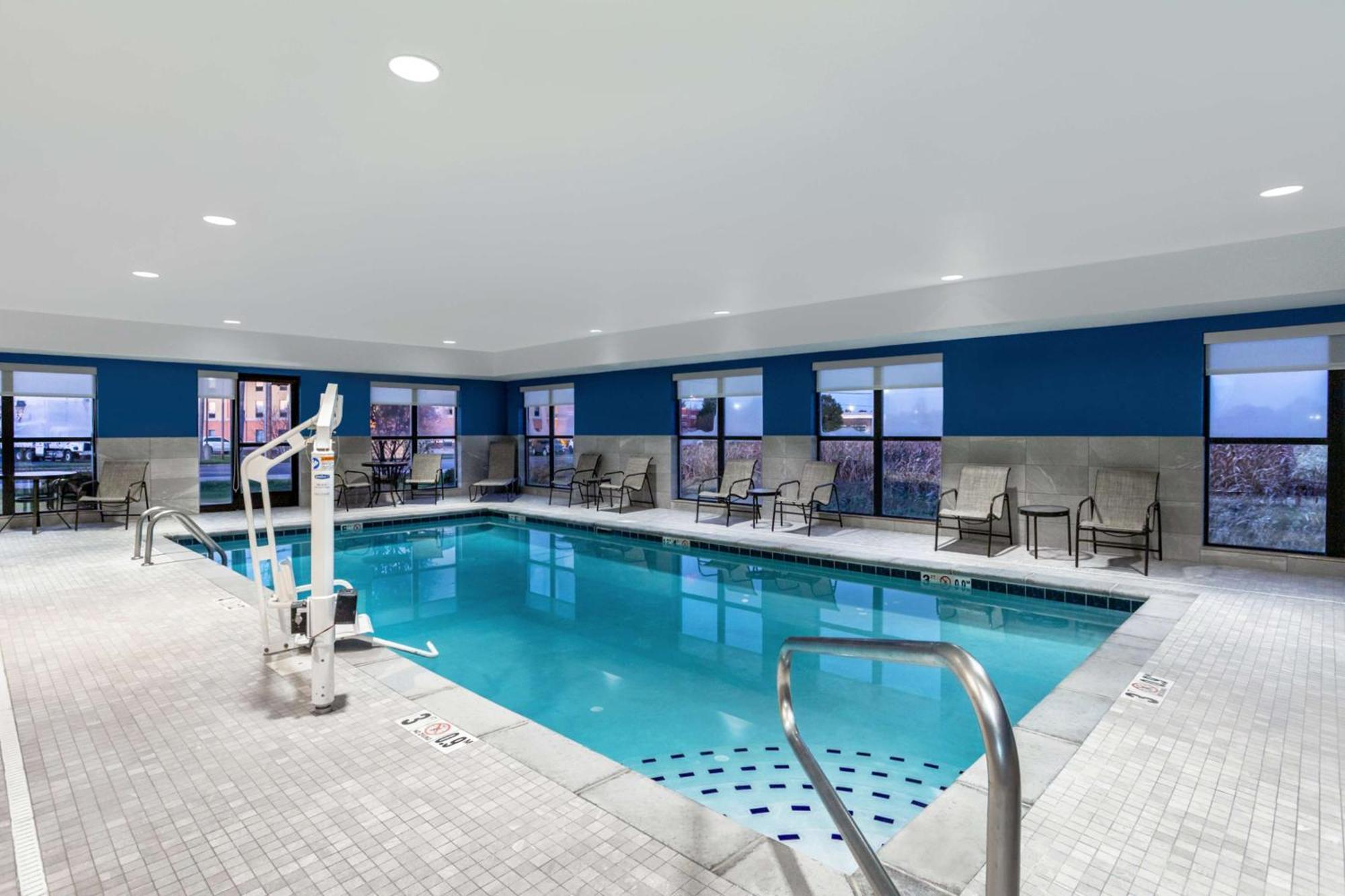 Hampton Inn & Suites Muncie Dış mekan fotoğraf
