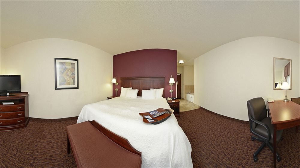 Hampton Inn & Suites Muncie Dış mekan fotoğraf